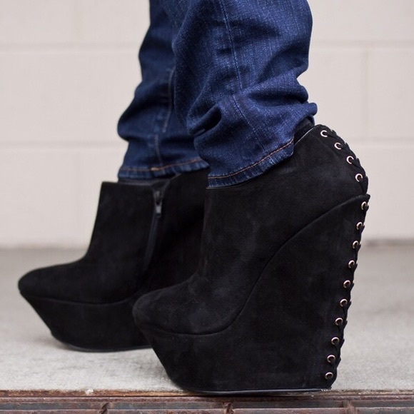 Shoemint Pauline Black Suede Platform Wedge Ankle Bootie Lace Up Gold 5 Boot - Picture 7 of 16